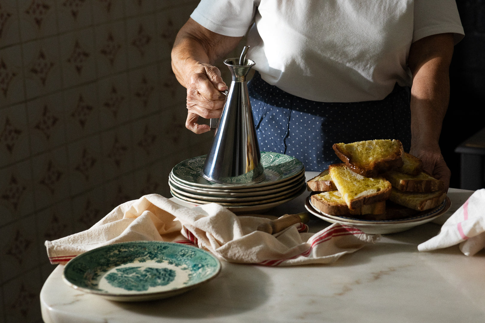 OLIVE OIL CLUB<br>VERSER. RECHARGER. CONTINUER